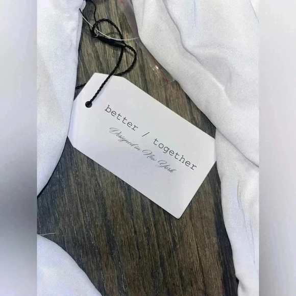 NWOT Long‎ Sleeve White Shirt with Bandeau - Picture 3 of 5